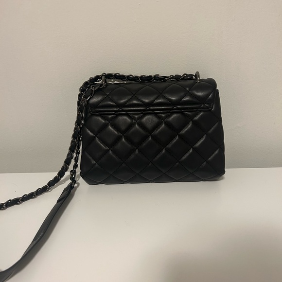 Badgley Mischka Black Quilted Leather Crossbody Bag - Picture 4 of 10